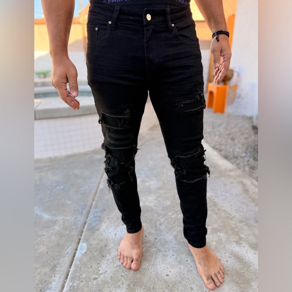 AMIRI Men's MX1 (possibly) Black Distressed Premium Denim Jeans Pants. Size 33